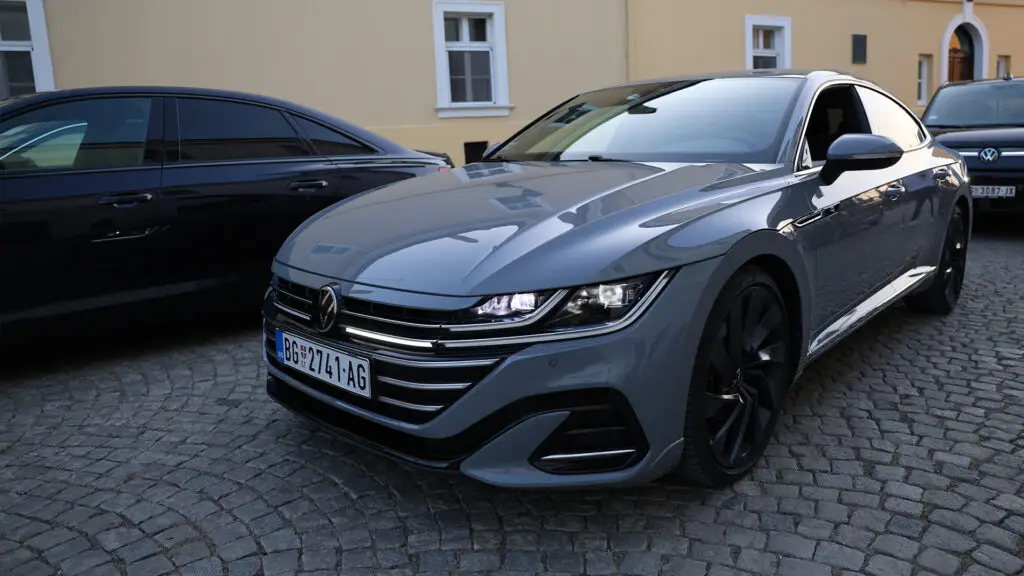 Volkswagen Arteon sivi luksuz